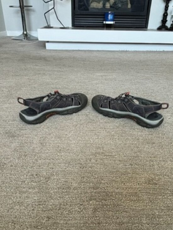 Keen Men\'s Newport H2 Sandals in Great Condition main image 8